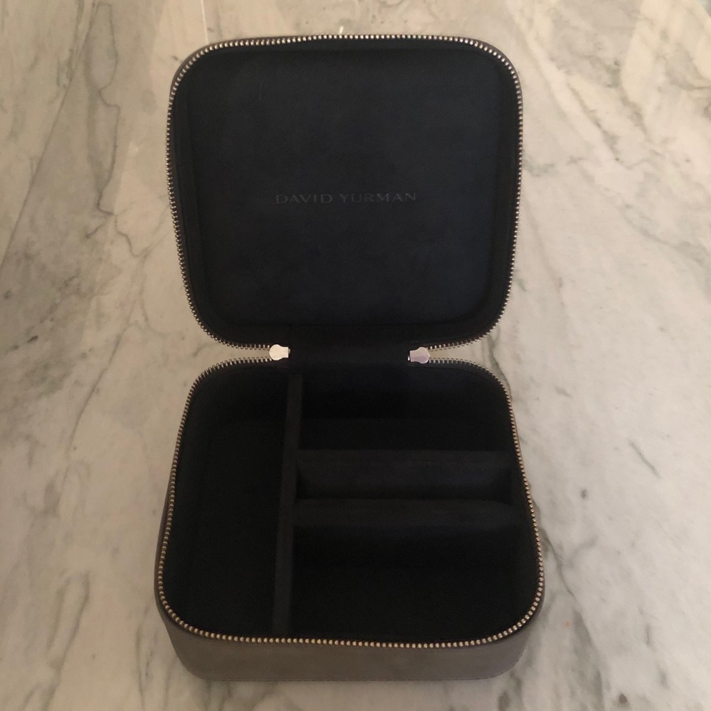 David Yurman suede travel jewelry box. NWOT.